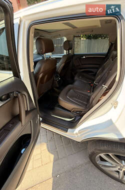 Внедорожник / Кроссовер Audi Q7 2012 в 