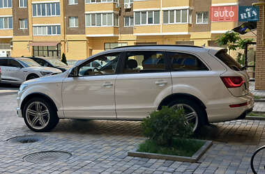 Внедорожник / Кроссовер Audi Q7 2012 в 