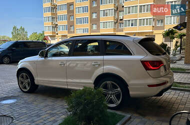 Внедорожник / Кроссовер Audi Q7 2012 в 