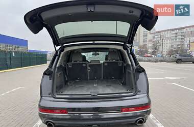 Внедорожник / Кроссовер Audi Q7 2015 в 