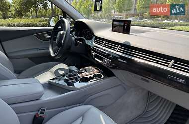Внедорожник / Кроссовер Audi Q7 2017 в 