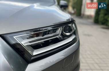 Внедорожник / Кроссовер Audi Q7 2016 в 