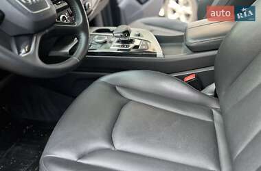 Внедорожник / Кроссовер Audi Q7 2016 в 