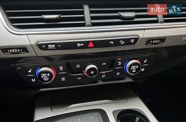Внедорожник / Кроссовер Audi Q7 2016 в 