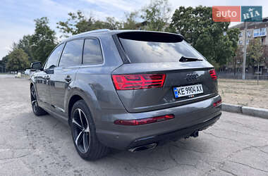 Внедорожник / Кроссовер Audi Q7 2018 в 