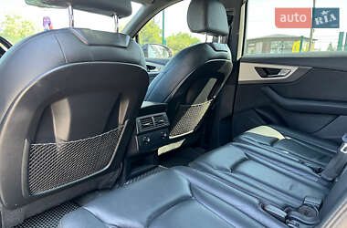 Внедорожник / Кроссовер Audi Q7 2015 в 