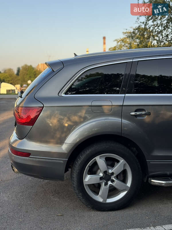 Позашляховик / Кросовер Audi Q7 2014 в Львові