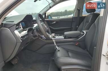 Позашляховик / Кросовер Audi Q7 2023 в 