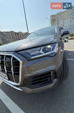 Внедорожник / Кроссовер Audi Q7 2019 в 