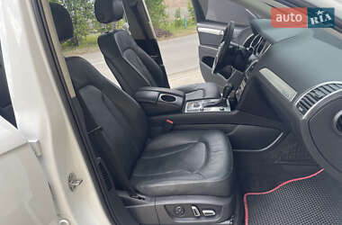 Внедорожник / Кроссовер Audi Q7 2011 в 