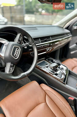 Внедорожник / Кроссовер Audi Q7 2018 в 