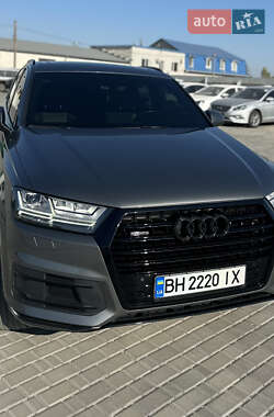 Позашляховик / Кросовер Audi Q7 2016 в 
