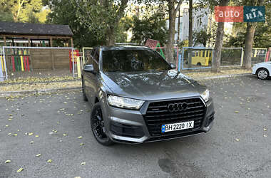 Позашляховик / Кросовер Audi Q7 2016 в 