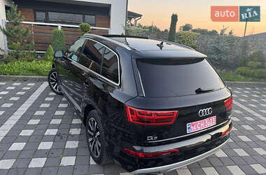 Внедорожник / Кроссовер Audi Q7 2017 в 