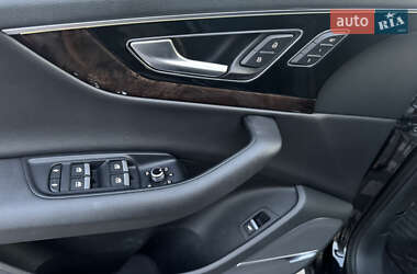 Внедорожник / Кроссовер Audi Q7 2017 в 