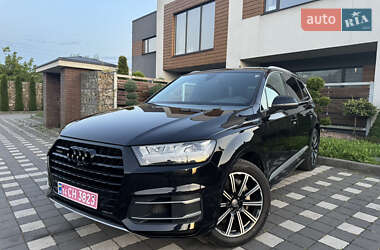 Внедорожник / Кроссовер Audi Q7 2017 в 