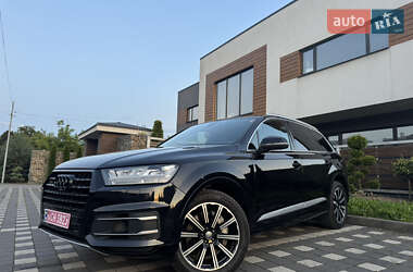 Внедорожник / Кроссовер Audi Q7 2017 в 