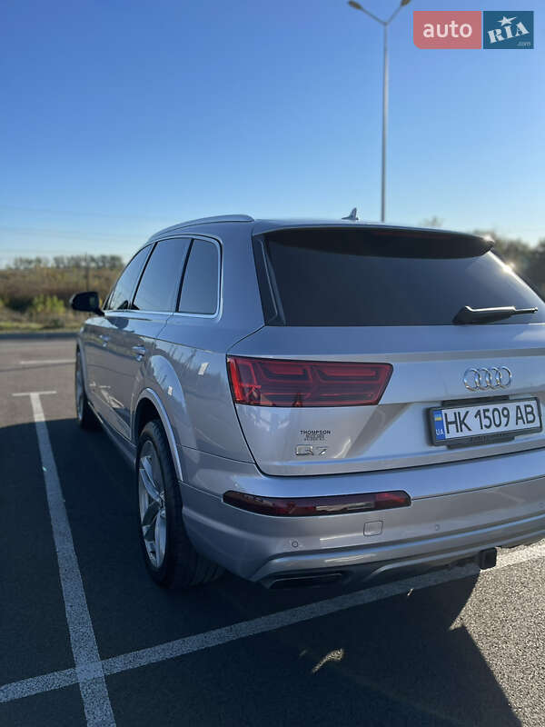 Позашляховик / Кросовер Audi Q7 2018 в Рівному