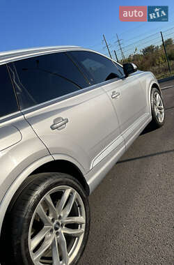 Внедорожник / Кроссовер Audi Q7 2018 в 