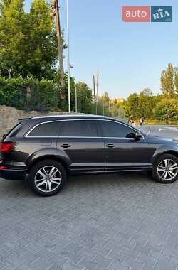 Внедорожник / Кроссовер Audi Q7 2011 в 