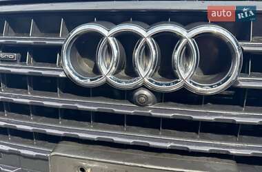 Внедорожник / Кроссовер Audi Q7 2018 в 
