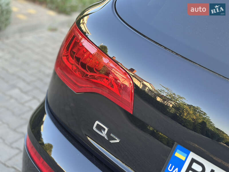 Внедорожник / Кроссовер Audi Q7 2011 в Одессе