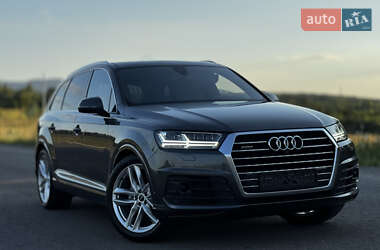 Внедорожник / Кроссовер Audi Q7 2017 в 