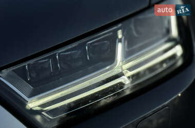 Внедорожник / Кроссовер Audi Q7 2017 в 
