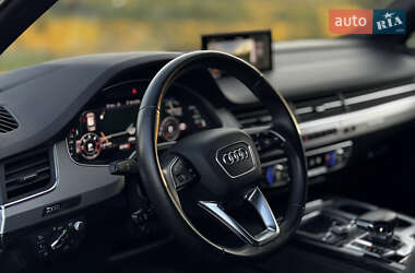 Внедорожник / Кроссовер Audi Q7 2017 в 