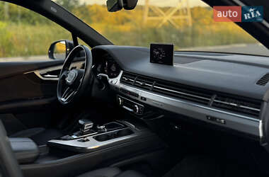 Внедорожник / Кроссовер Audi Q7 2017 в 