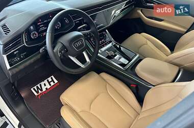 Позашляховик / Кросовер Audi Q7 2023 в 