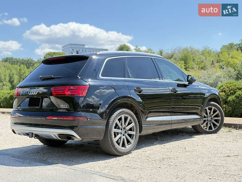Внедорожник / Кроссовер Audi Q7 2016 в Днепре