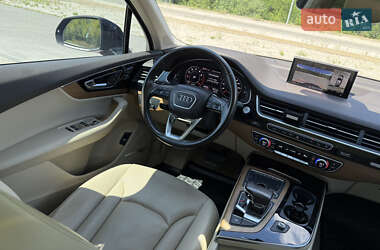 Внедорожник / Кроссовер Audi Q7 2016 в 