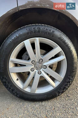 Позашляховик / Кросовер Audi Q7 2011 в 