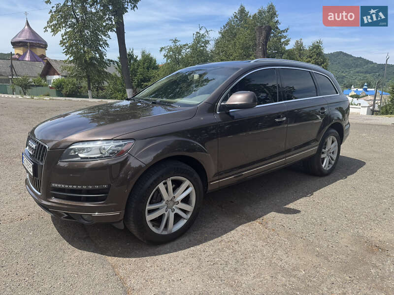Позашляховик / Кросовер Audi Q7 2011 в Чернівцях