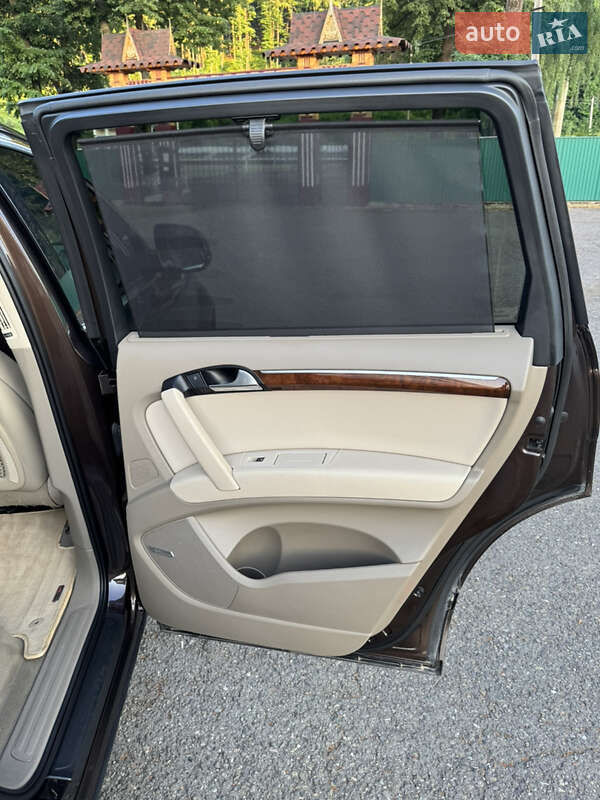 Позашляховик / Кросовер Audi Q7 2011 в Чернівцях