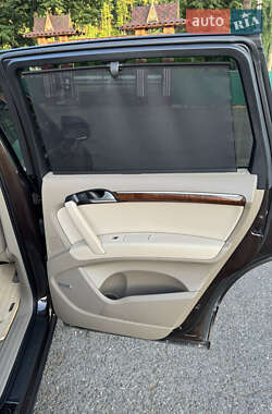Позашляховик / Кросовер Audi Q7 2011 в 