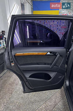 Внедорожник / Кроссовер Audi Q7 2014 в 