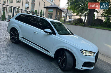 Внедорожник / Кроссовер Audi Q7 2019 в 