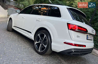 Внедорожник / Кроссовер Audi Q7 2019 в 