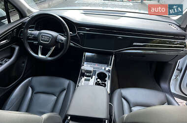 Внедорожник / Кроссовер Audi Q7 2019 в 