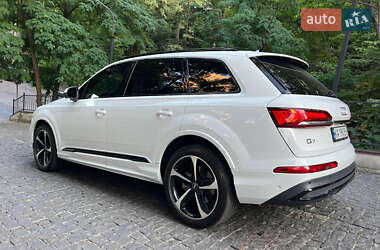 Внедорожник / Кроссовер Audi Q7 2019 в 