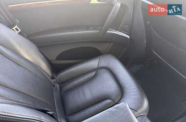 Позашляховик / Кросовер Audi Q7 2012 в 
