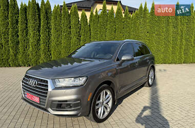 Внедорожник / Кроссовер Audi Q7 2017 в 