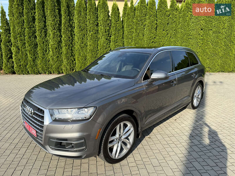 Внедорожник / Кроссовер Audi Q7 2017 в 