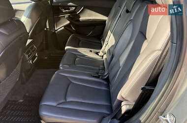 Внедорожник / Кроссовер Audi Q7 2017 в 