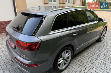 Внедорожник / Кроссовер Audi Q7 2017 в 