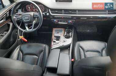 Внедорожник / Кроссовер Audi Q7 2018 в 