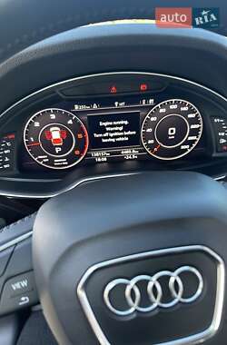 Внедорожник / Кроссовер Audi Q7 2016 в 