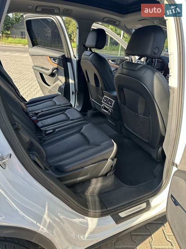 Позашляховик / Кросовер Audi Q7 2016 в Хмельницькому